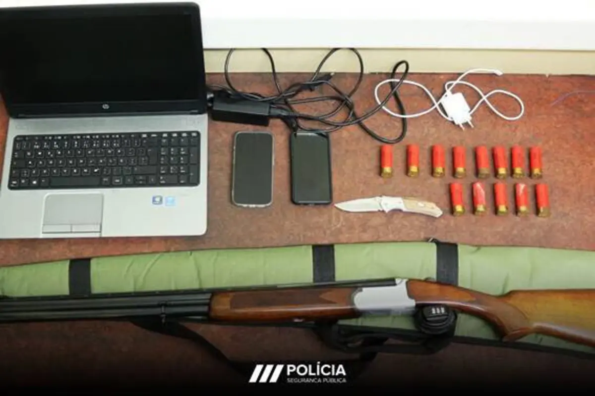 Material apreendido ao jovem de 19 anos