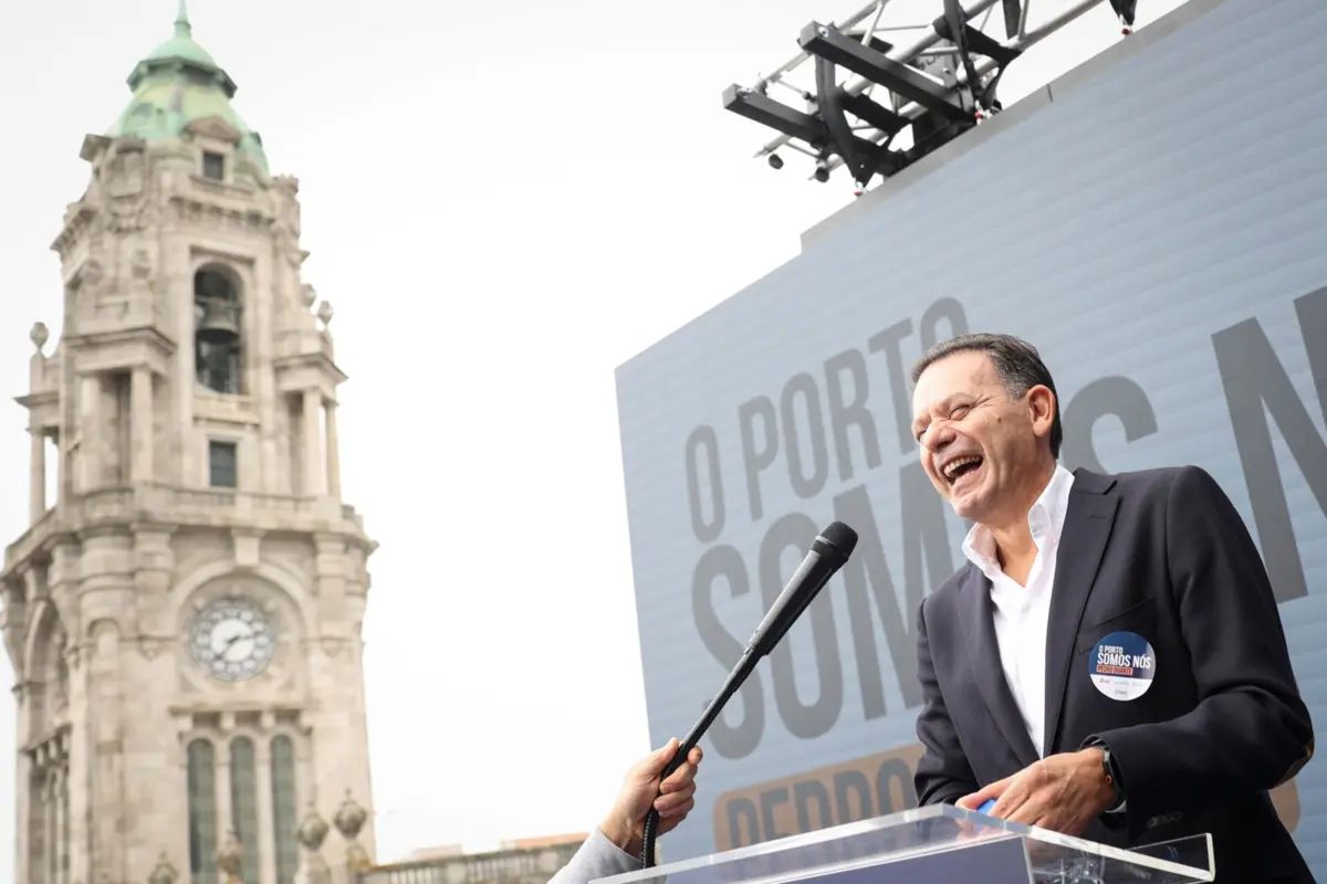 Montenegro referiu que, há cerca de um ano, apresentou como primeiro-ministro "uma estratégia de reforço do policiamento de proximidade e também da visibilidade do policiamento"