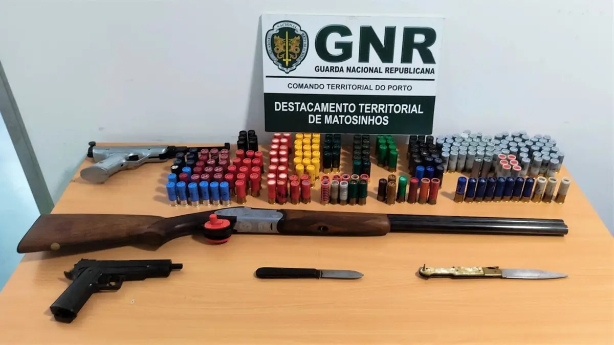 Buscas aconteceram devido a uma investigação por ameaças