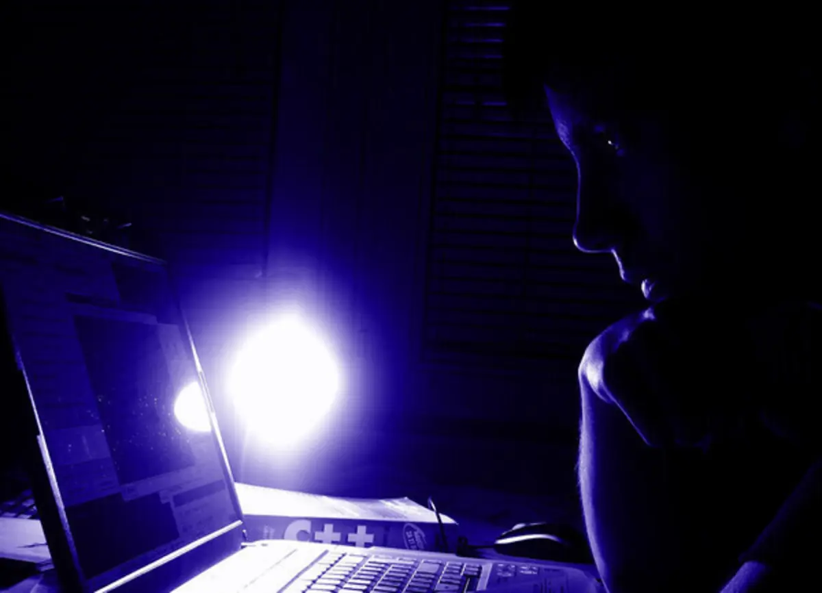 Objetivo das regras é "impedir a propagação de ideologias extremistas pela Internet"