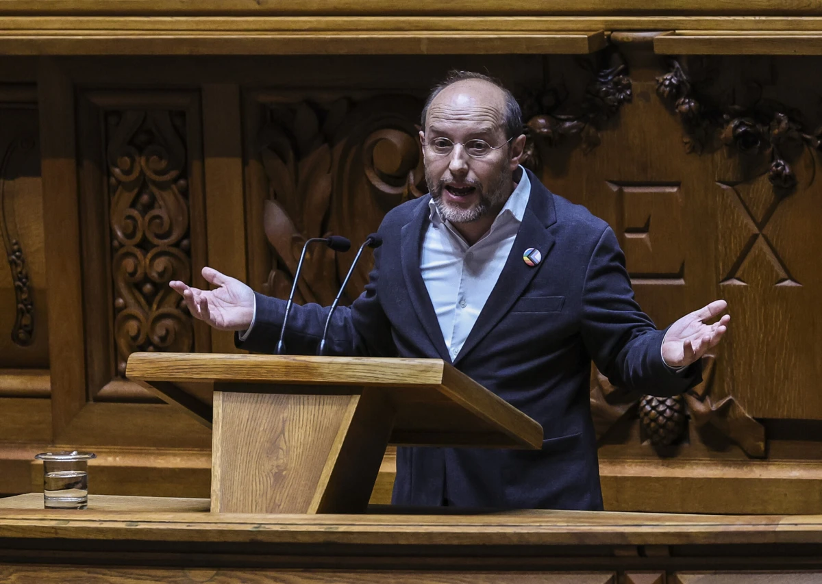 Rui Tavares diz que "estamos com um Governo que não está nem morto, nem vivo”