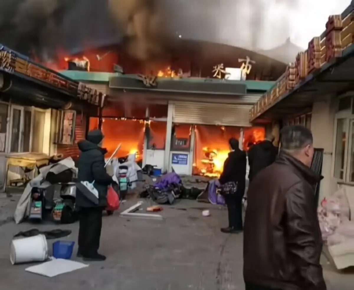 A causa do incêndio estava a ser investigada