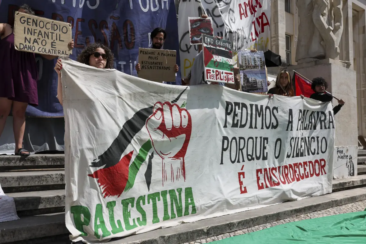 Dezenas de estudantes estão mobilizados