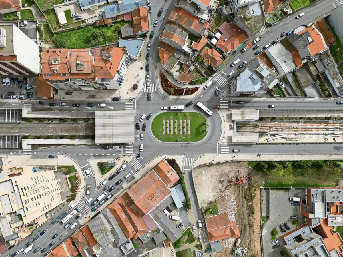 O troço Porto-Oiã (Aveiro) tem uma extensão de 71 km. É a primeira fase da ambicionada ligação, por alta velocidade, entre as cidades do Porto e de Lisboa