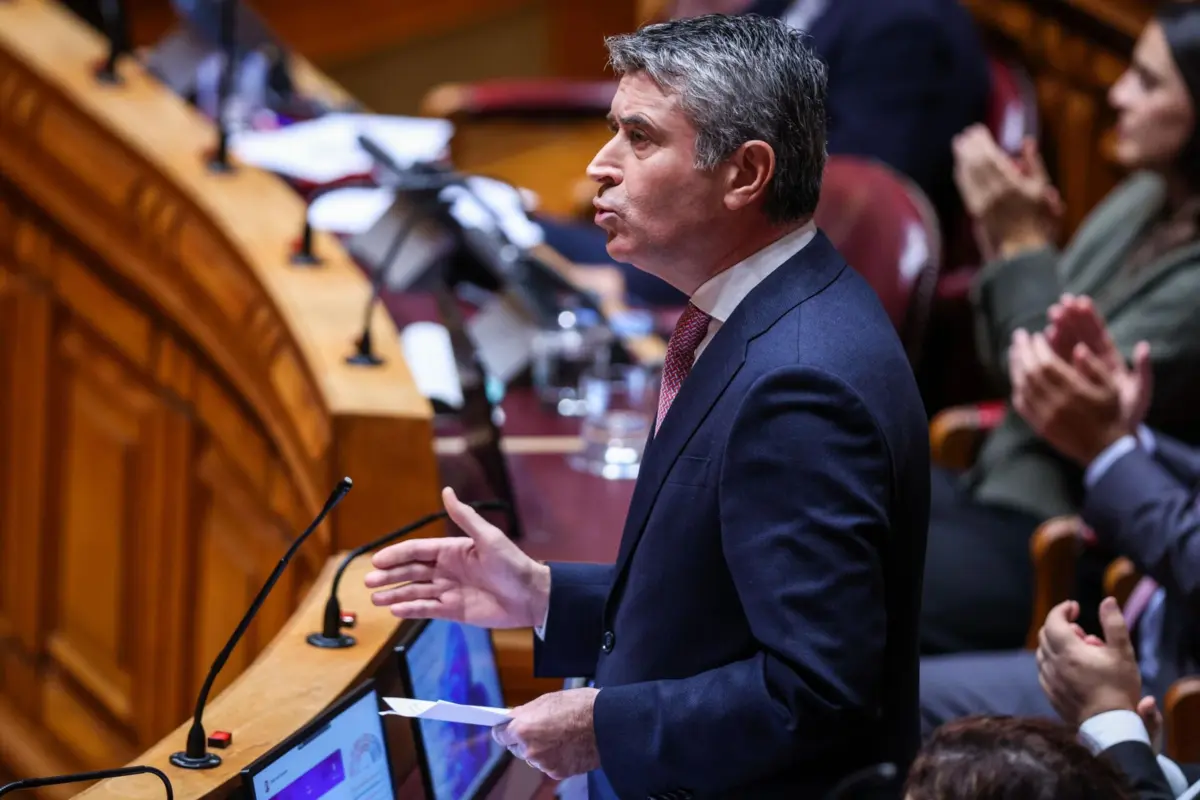 José Luís Carneiro criticou declarações de Luís Montenegro relativamente à reforma laboral.