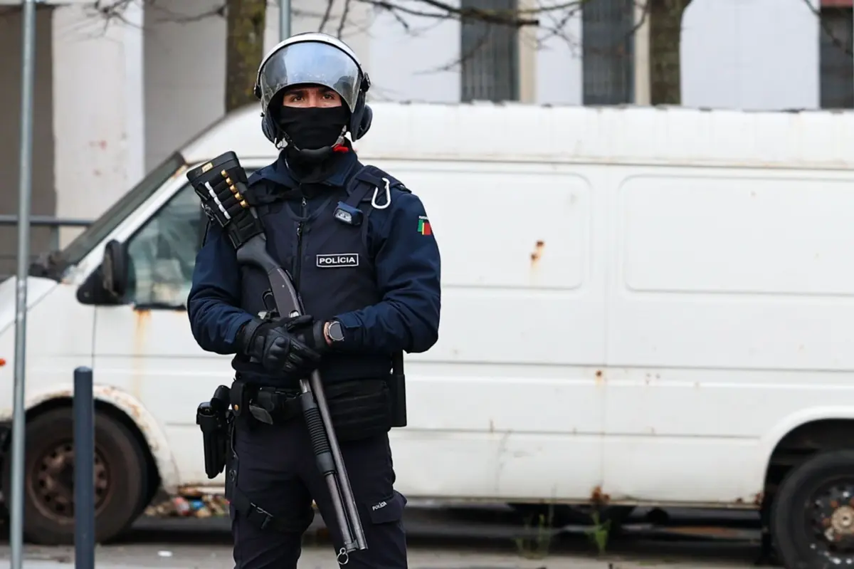 Buscas relacionadas com a utilização de armas de fogo nestas zonas de Lisboa