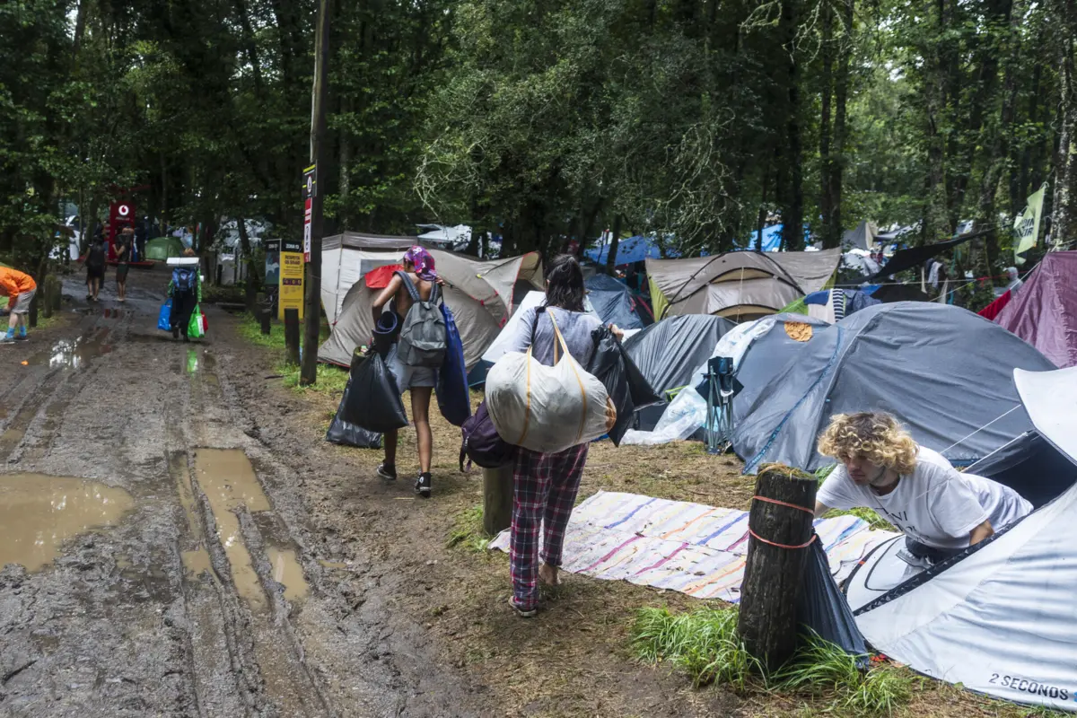 Imagem de contexto do artigo Dos resilientes aos desistentes, campistas afetados pela chuva no Paredes de Coura