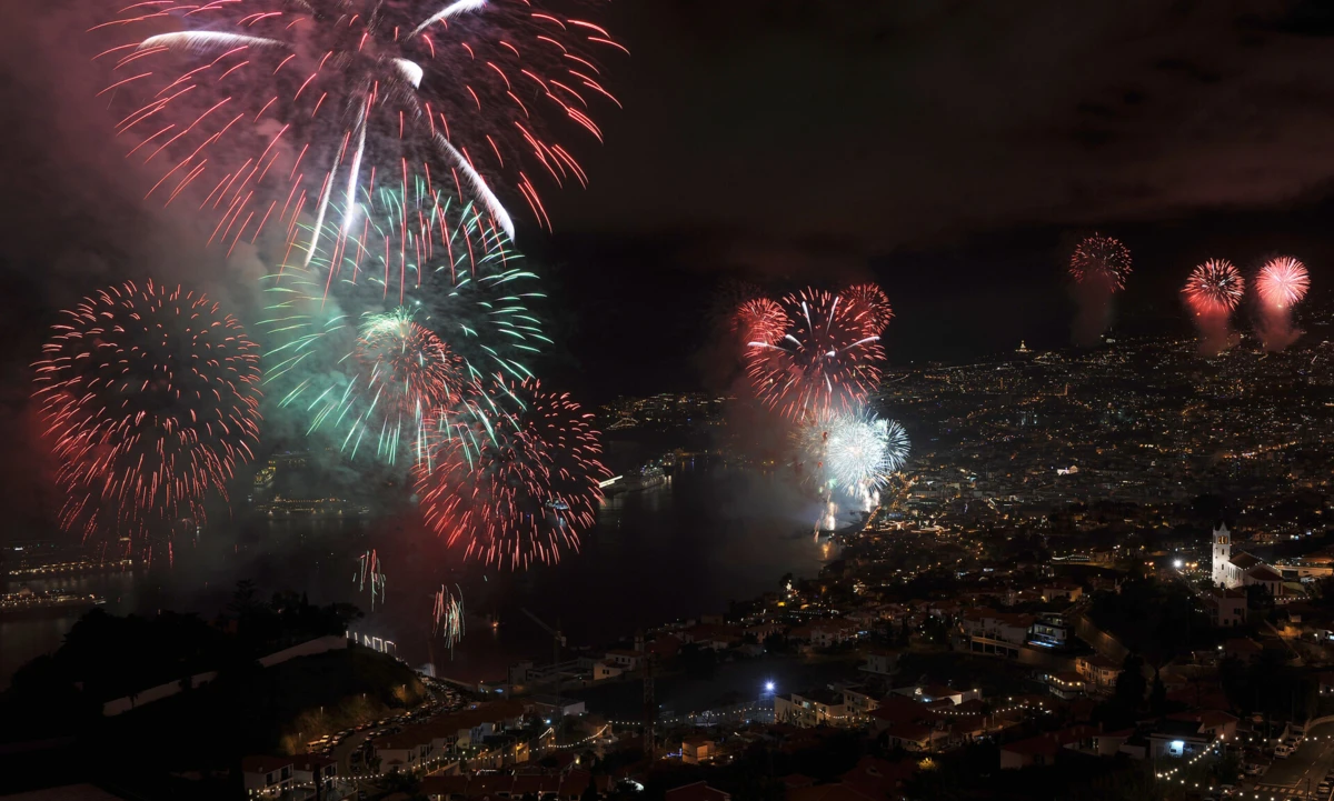 Na despedida de 2024, o espetáculo de fogo de artifício no Funchal, no arquipélago da Madeira, vai ter 28 minutos