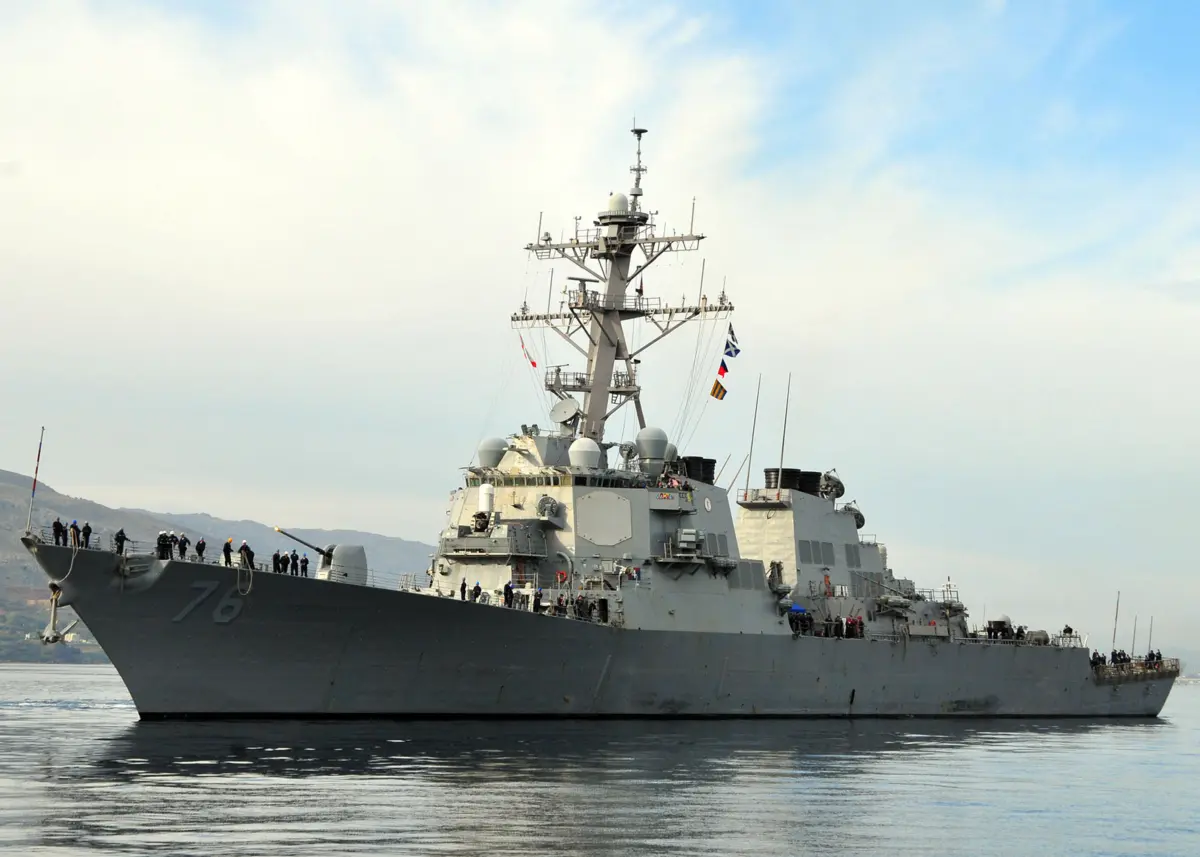 O contratorpedeiro norte-americano USS Higgins