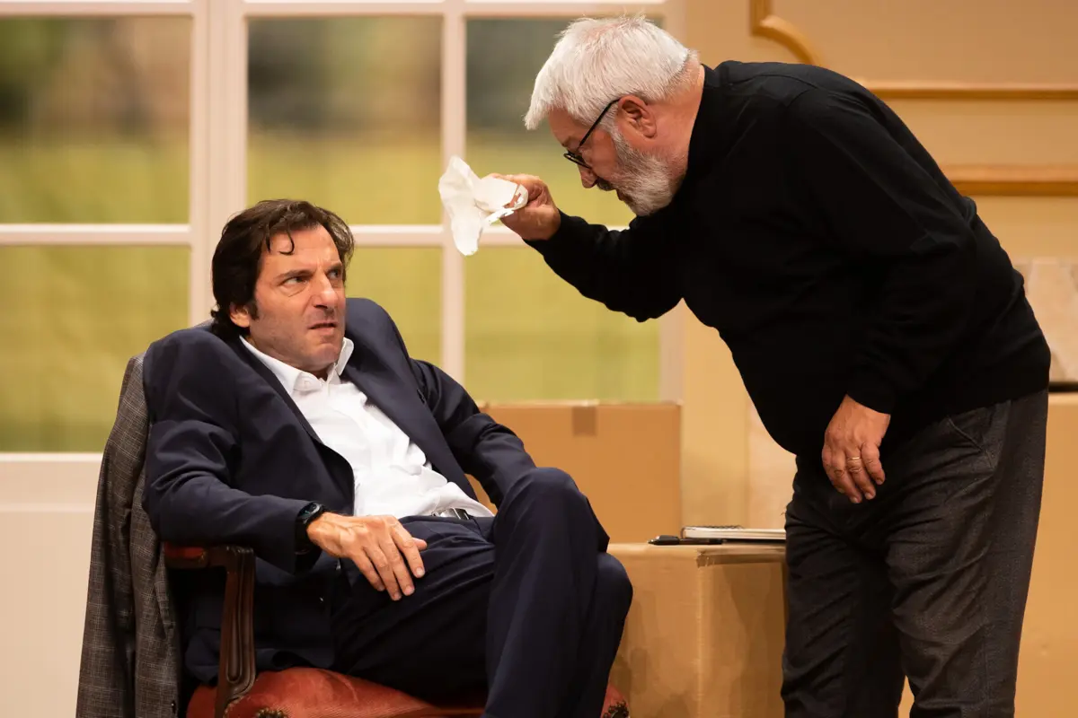 “Pela ponta do nariz”: Aldo Lima é o político e José Pedro Gomes o seu psiquiatra