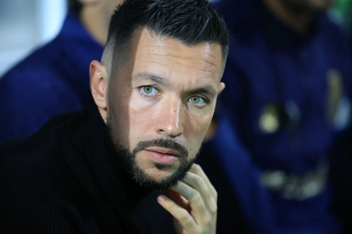 Francesco Farioli procura manter o F. C. Porto na senda das vitórias no campeonato