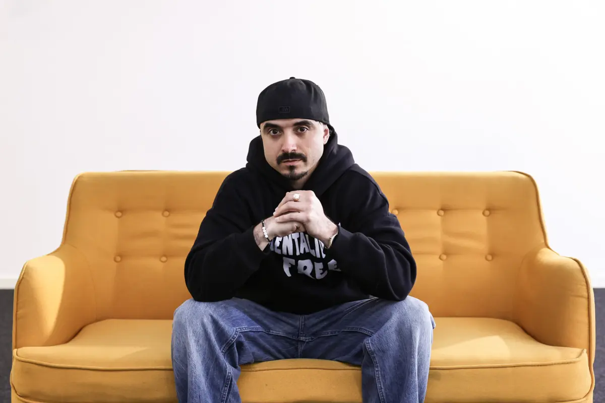 O rapper português conta com várias colaborações no novo projeto