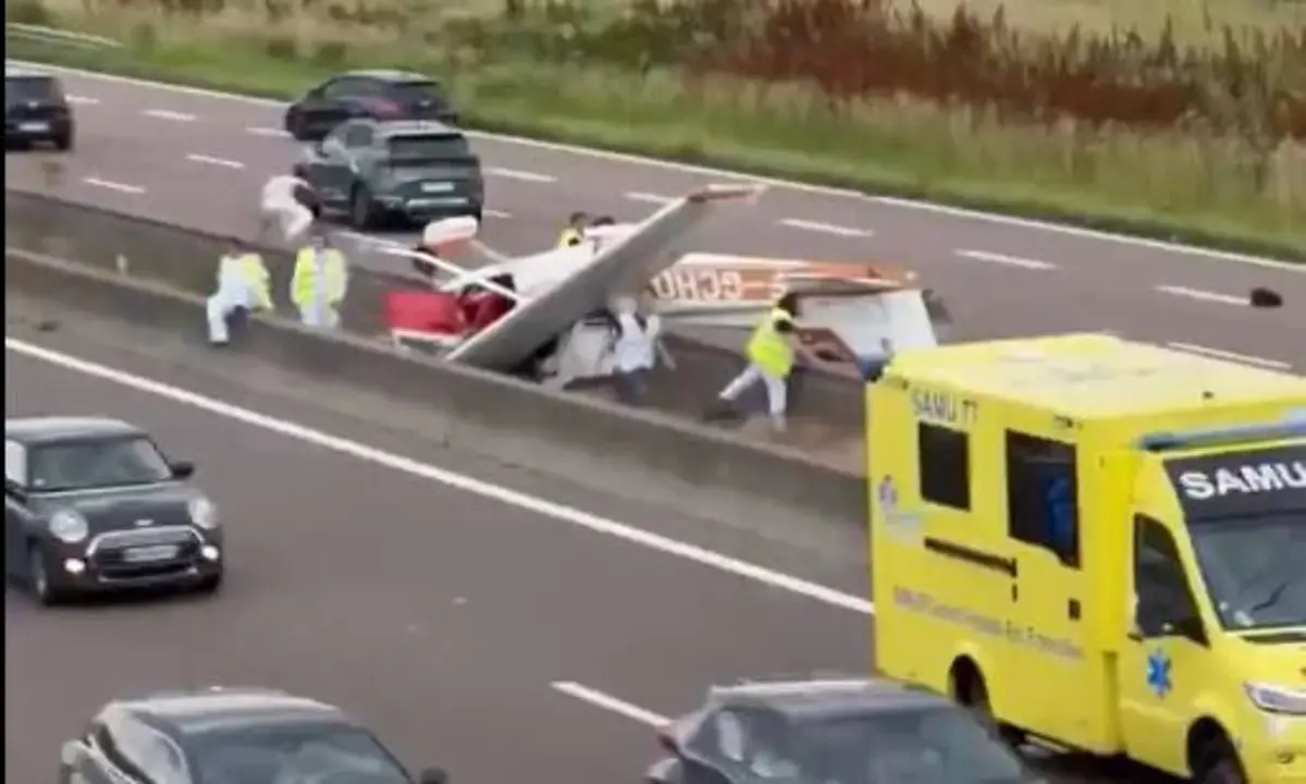 Imagem de contexto do artigo Avião ligeiro despenha-se em autoestrada perto de Paris e causa três mortes