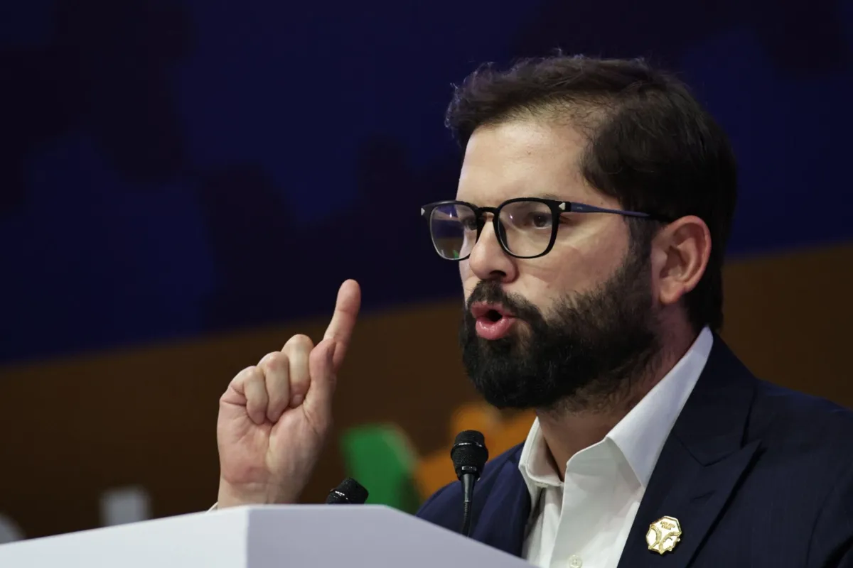 Presidente do Chile, Gabriel Boric, diz que, assim, "deixam de existir presos de primeira e segunda categoria"