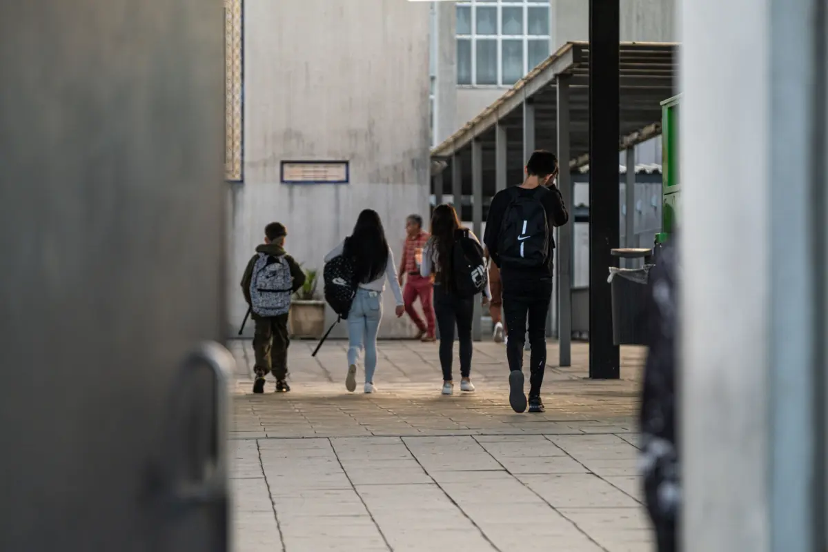 Taxa de conclusão do Secundário em três anos entre alunos migrantes passou de 47 para 60% entre 2019 e 2022