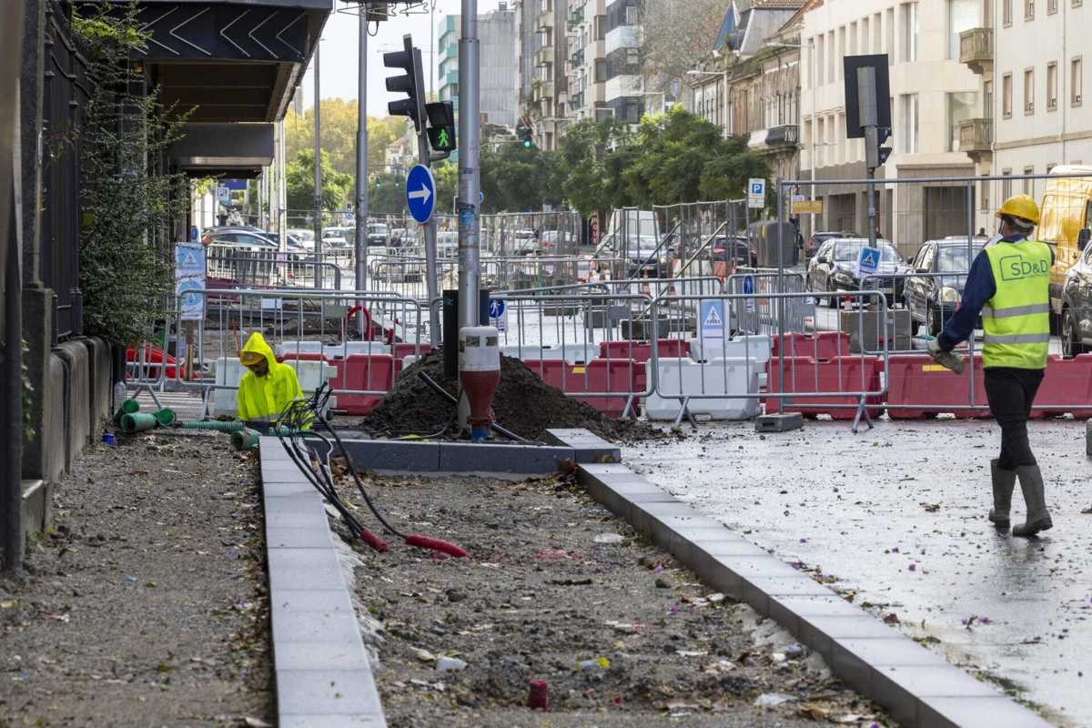 Obras do metrobus na zona da Boavista