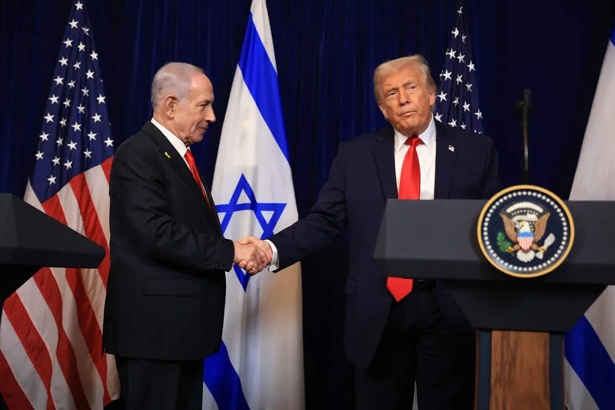 O primeiro-ministro israelita Benjamin Netanyahu com o presidente norte-americano Donald Trump