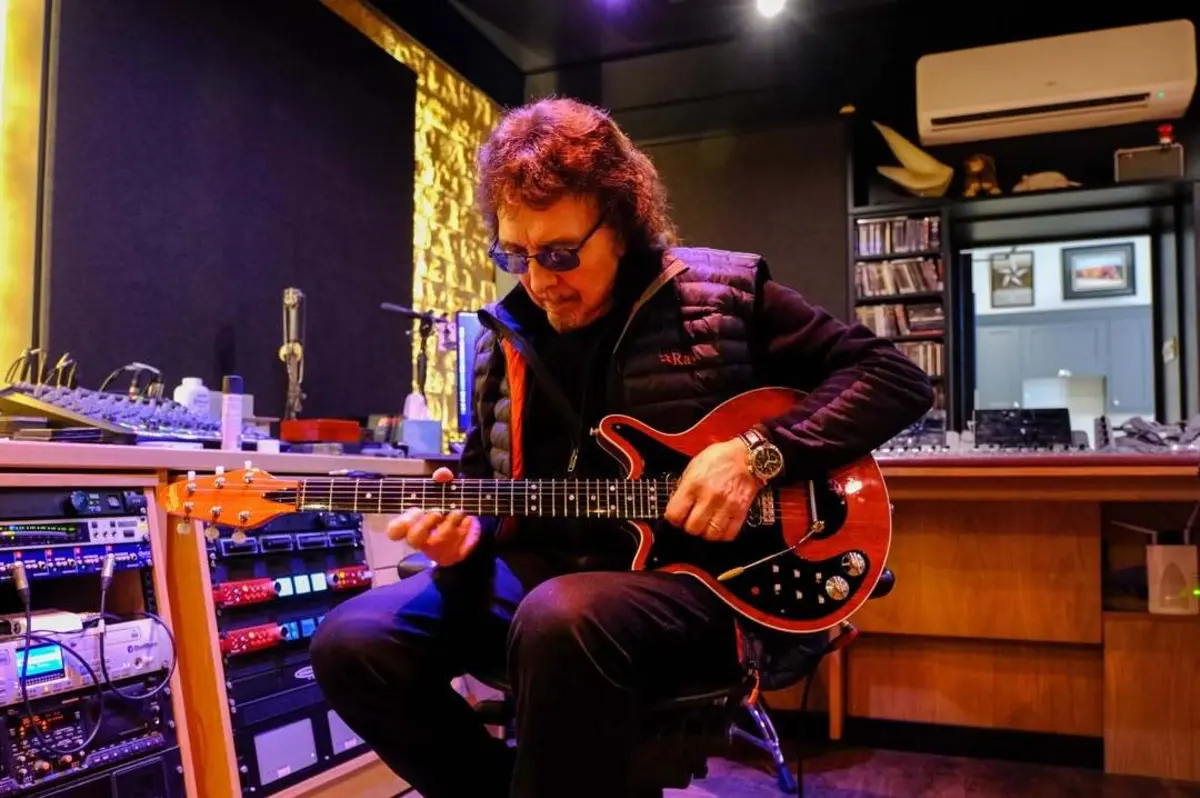 O guitarrista Brian May disse que "nunca ninguém ouviu esta versão"