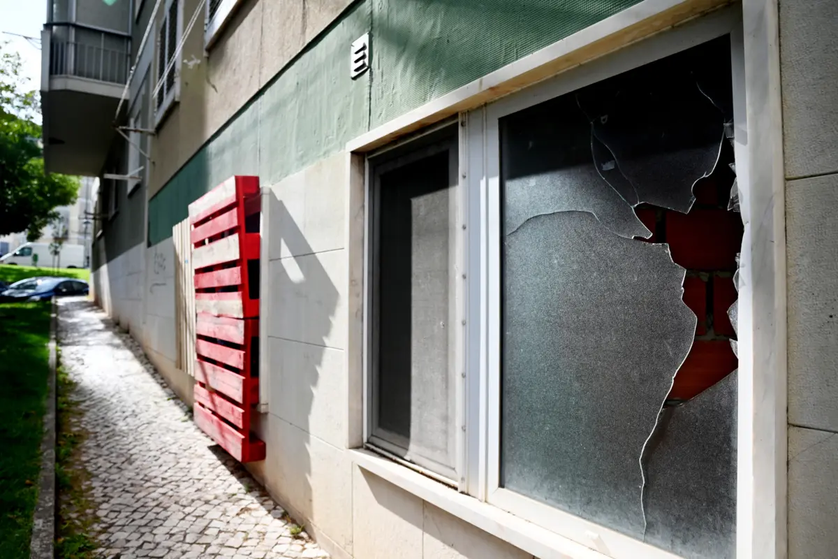 Mesquita Masjid Sayyiduna Abu Bakr Siddiq RA fica situada na Avenida Alves Redol, na Amadora