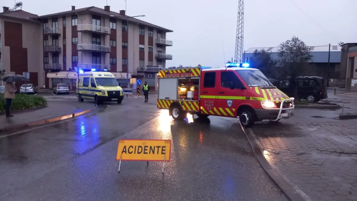 Imagem de contexto do artigo Colisão entre carro e mota faz um ferido grave em Carregosa