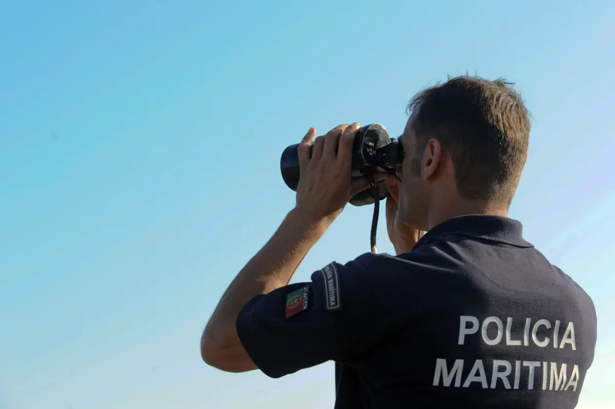 Imagem de contexto do artigo 530 mariscadores identificados e 25 arguidos por comercialização ilegal