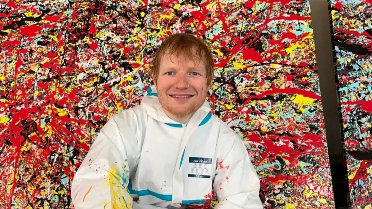Imagem de contexto do artigo Pinturas do cantor Ed Sheeran vendidas em galeria de Londres