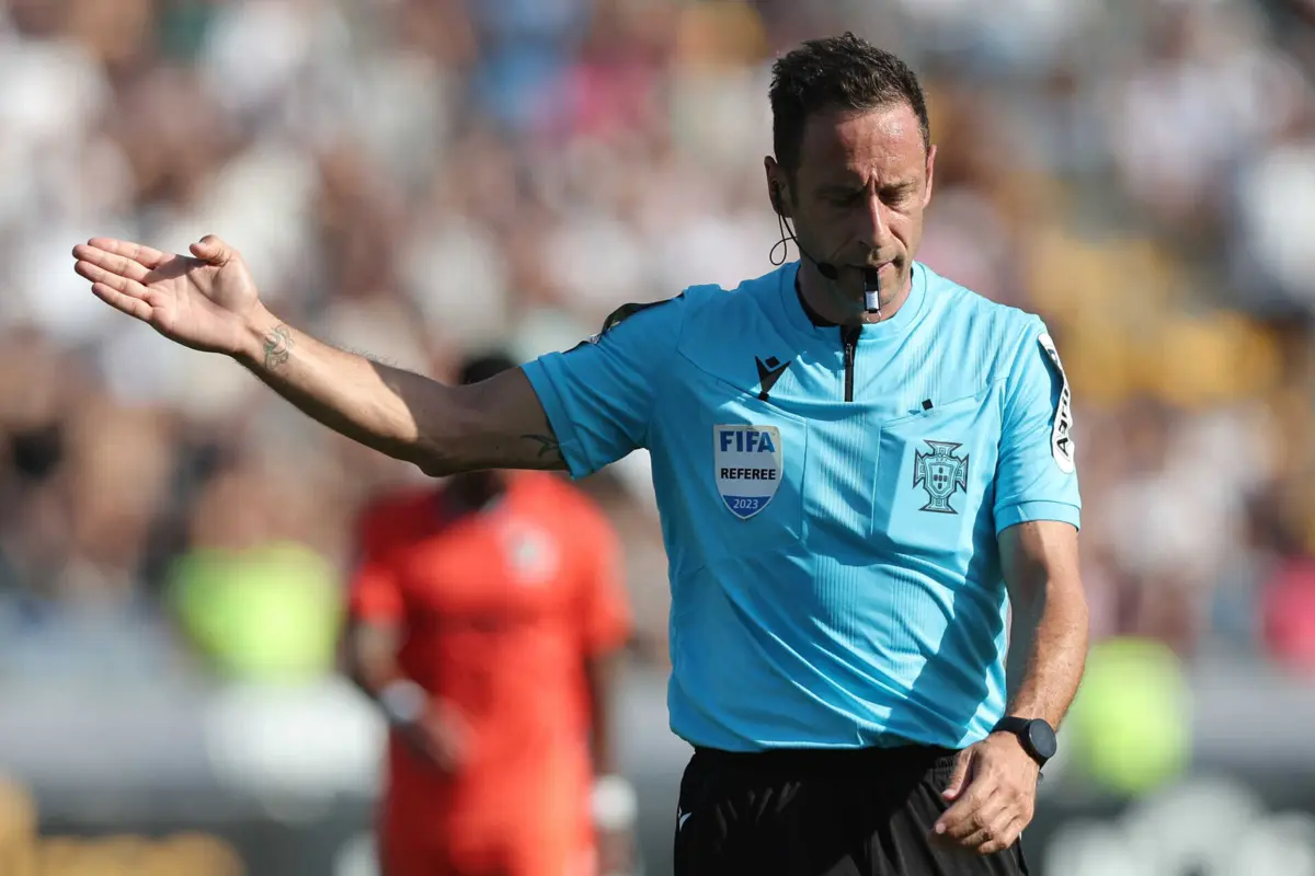 Artur Soares Dias era o VAR designado para o jogo