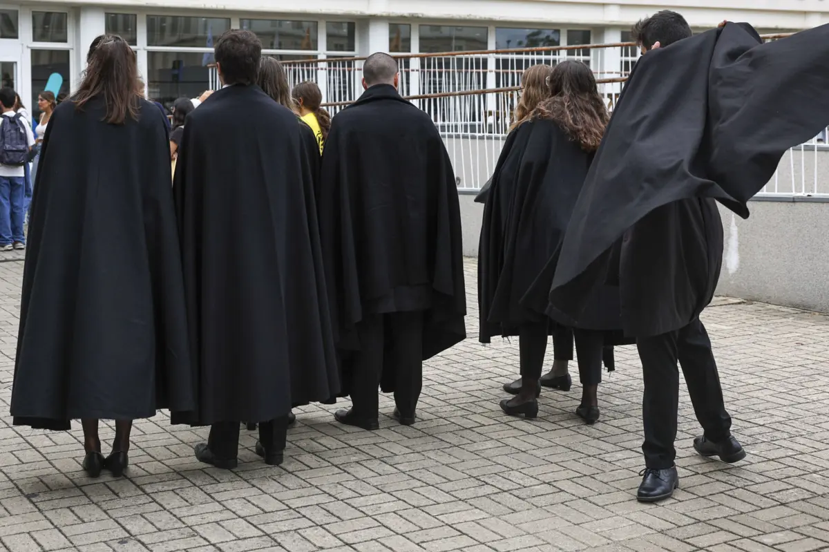 Estudantes levantam questões quanto à continuidade de projetos científicos em curso