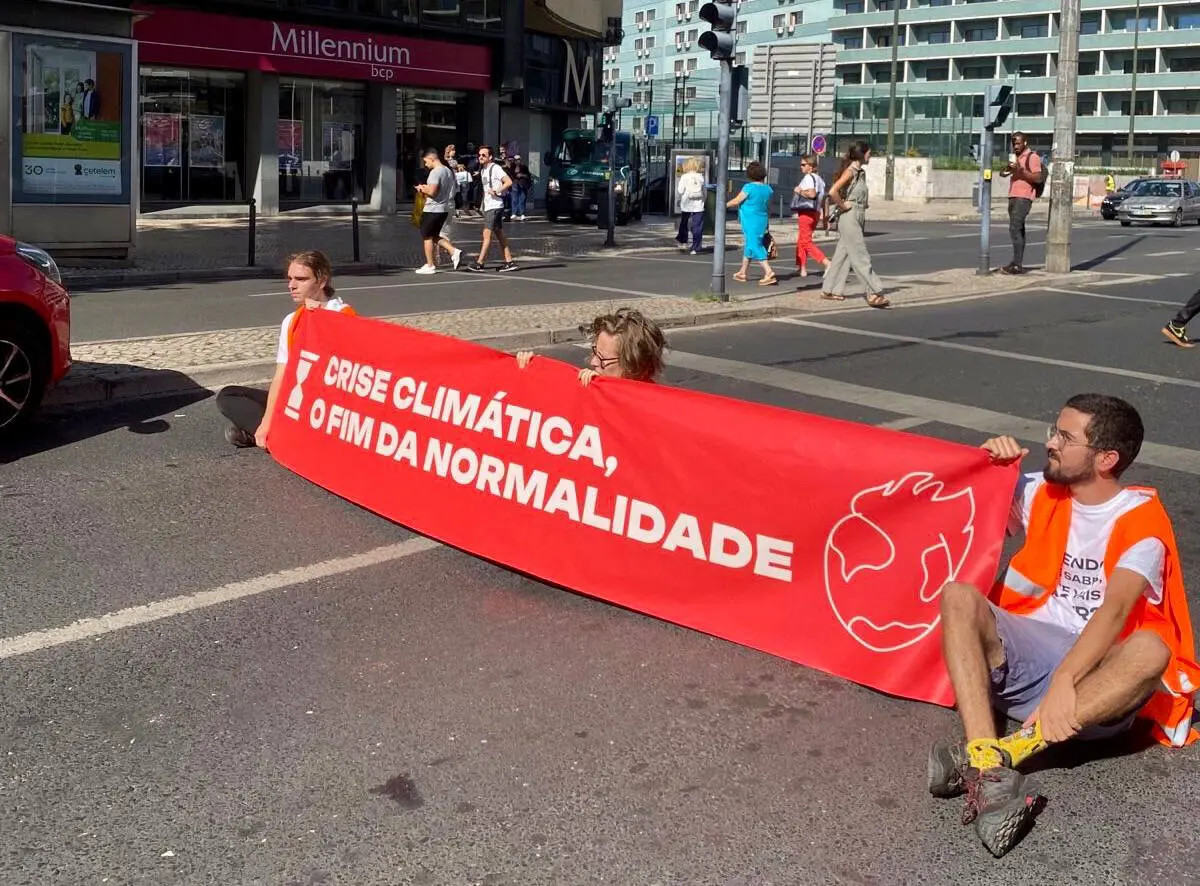 Bloqueio ao trânsito na Avenida de Roma foi a quarta ação consecutiva durante a primeira semana de outubro