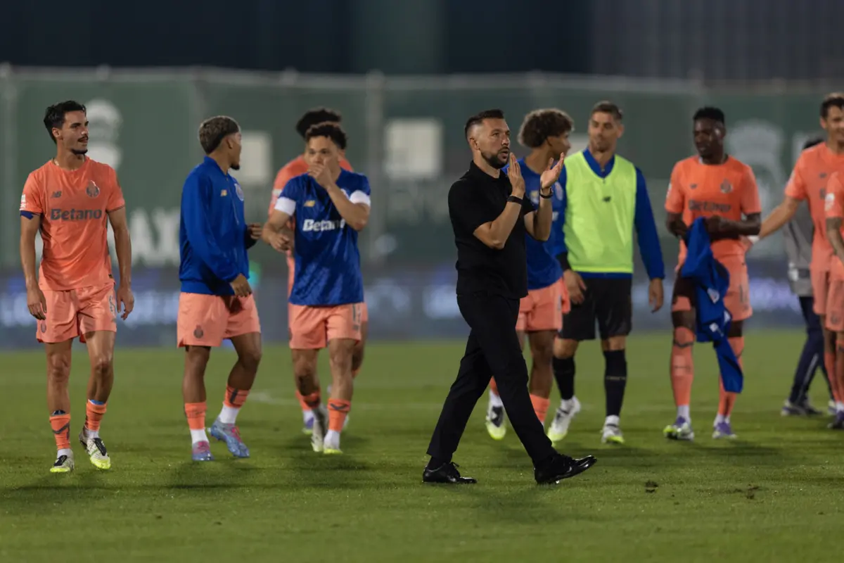 Azuis e brancos somam sete vitórias em outros tantos jogos