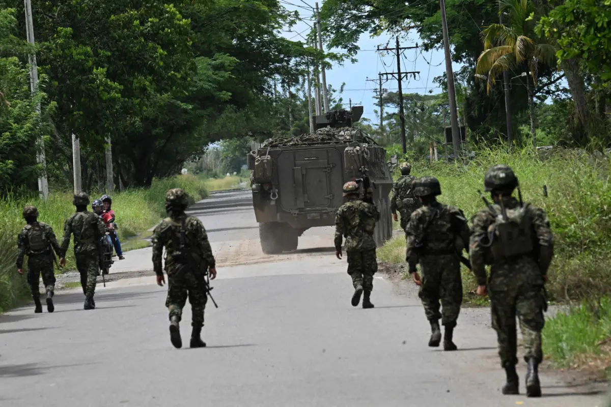Militares colombianos enviados para controlar região conhecida como o "Canyon da cocaína"