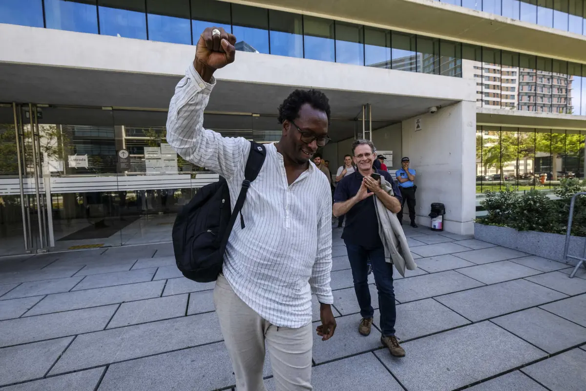 Mamadou Ba, de 50 anos, viu condenação a multa ser, para já, anulada