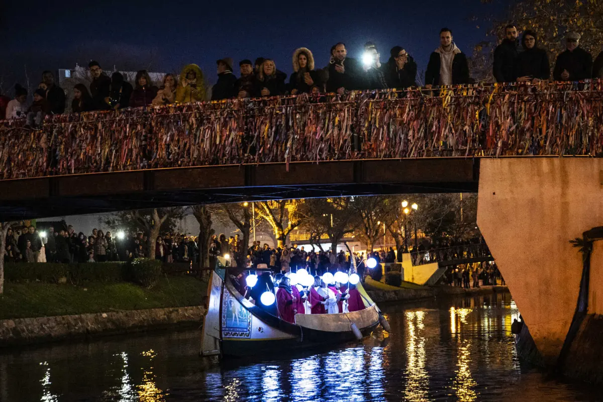 Fogo de artifício na ria marca arranque do evento e a viragem do ano