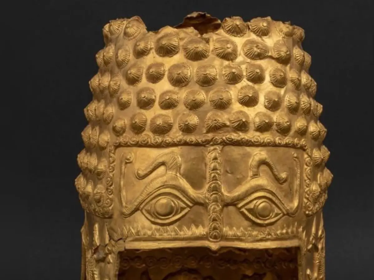 Capacete em ouro foi uma das peças furtadas