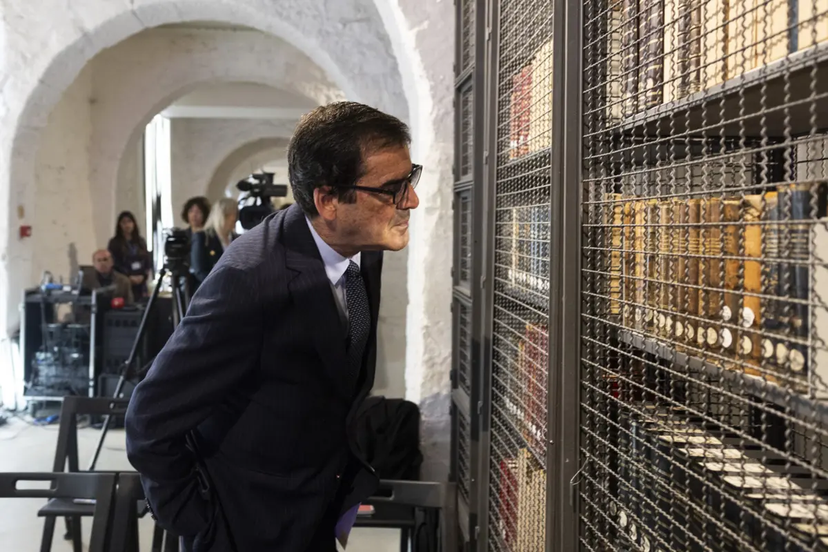 Dos 70 mil novos títulos, 57 mil deverão estar disponíveis para leitura até junho, anunciou, esta quinta-feira, Rui Moreira, ao inaugurar uma biblioteca de arqueologia