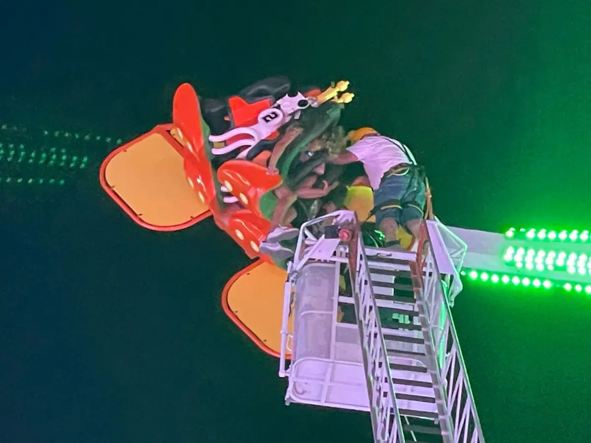 As duas últimas pessoas foram retiradas já por volta da meia-noite