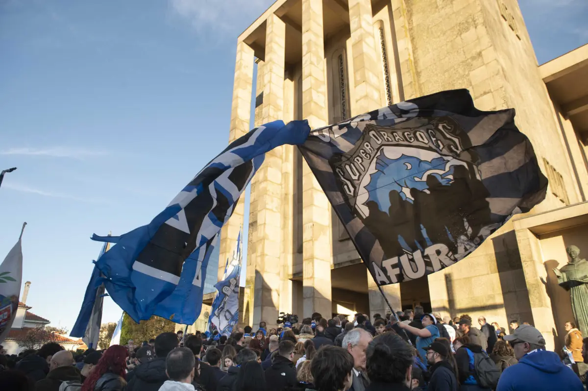 Imagem de contexto do artigo Porto despede-se de Pinto da Costa em cortejo fúnebre
