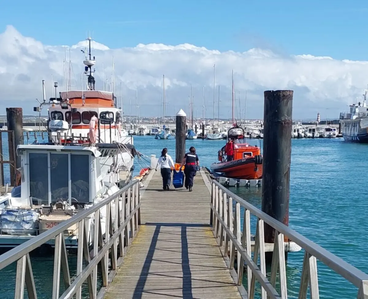 Vítima foi transportada até ao cais da estação salva-vidas de Peniche, com o óbito a ser declarado no local