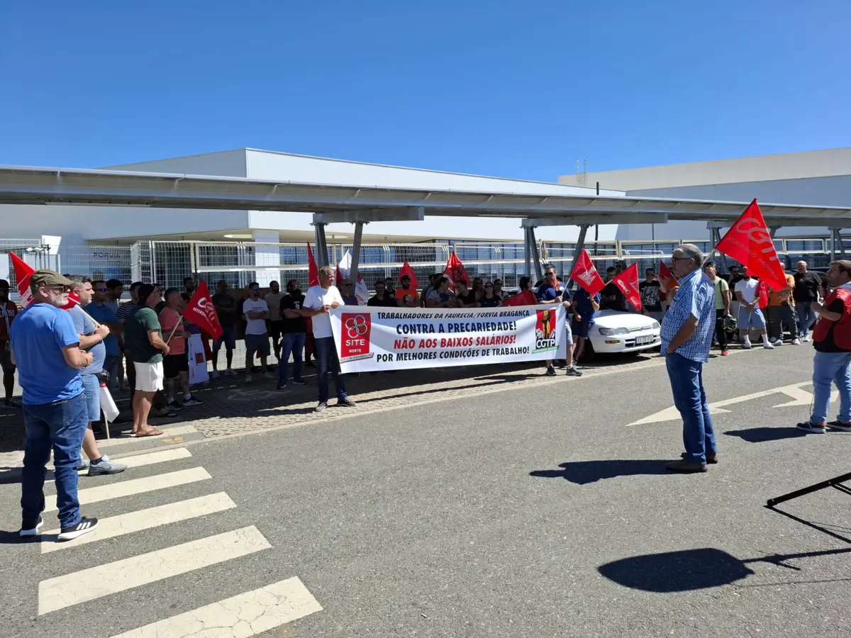 Trabalhadores exigem aumentos salariais