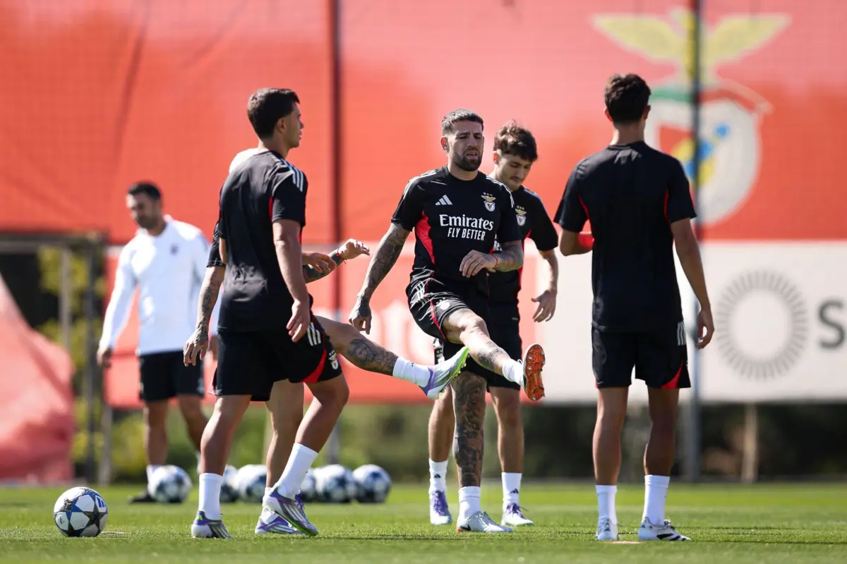 Otamendi, capitão do Benfica, assumiu erro que levou ao empate dos encarnados frente ao Santa Clara