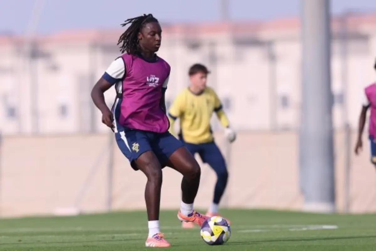 Médio foi titular na derrota frente ao Japão