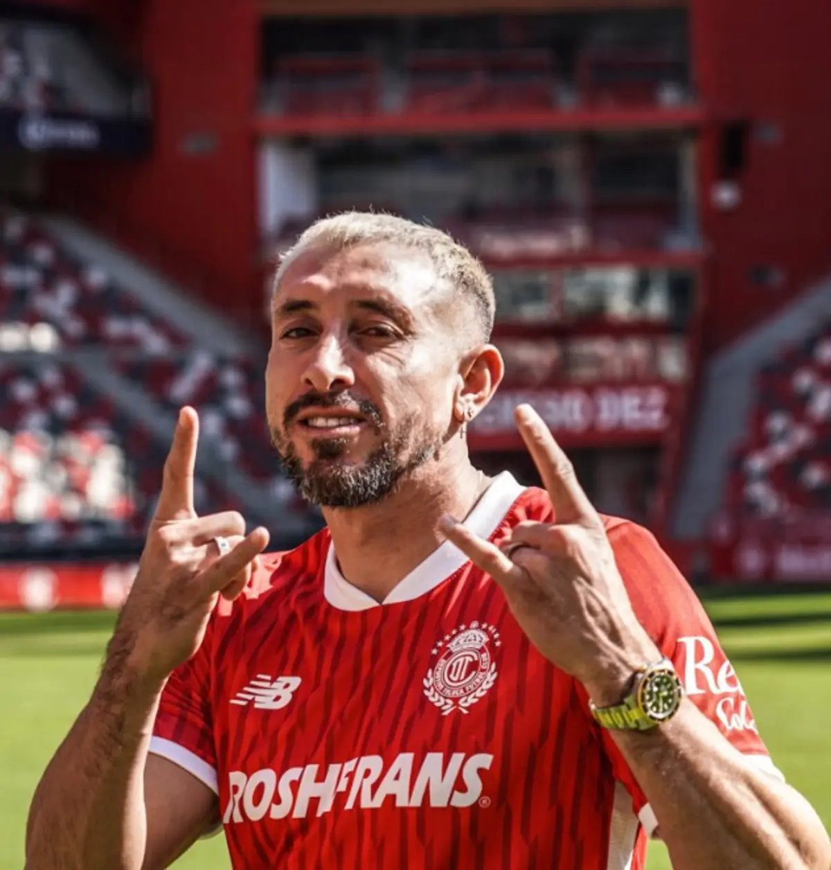 Médio mexicano representou o F. C. Porto por seis temporadas