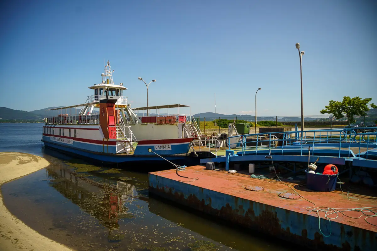 Ferryboat está parado há cerca de três anos no cais de Caminha