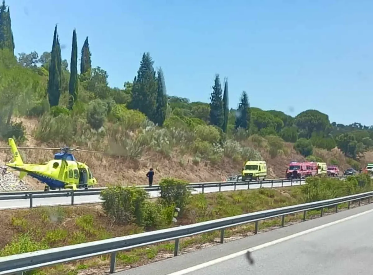Imagem de contexto do artigo Um morto e dois feridos em despiste de carro em Alcácer do Sal