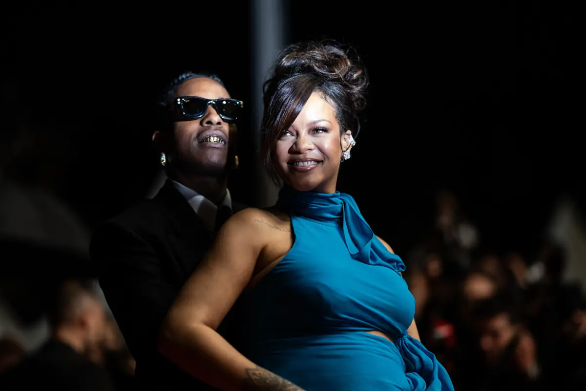 Imagem de contexto do artigo Grávida e deslumbrante: Rihanna brilha no regresso a Cannes ao lado de A$AP Rocky