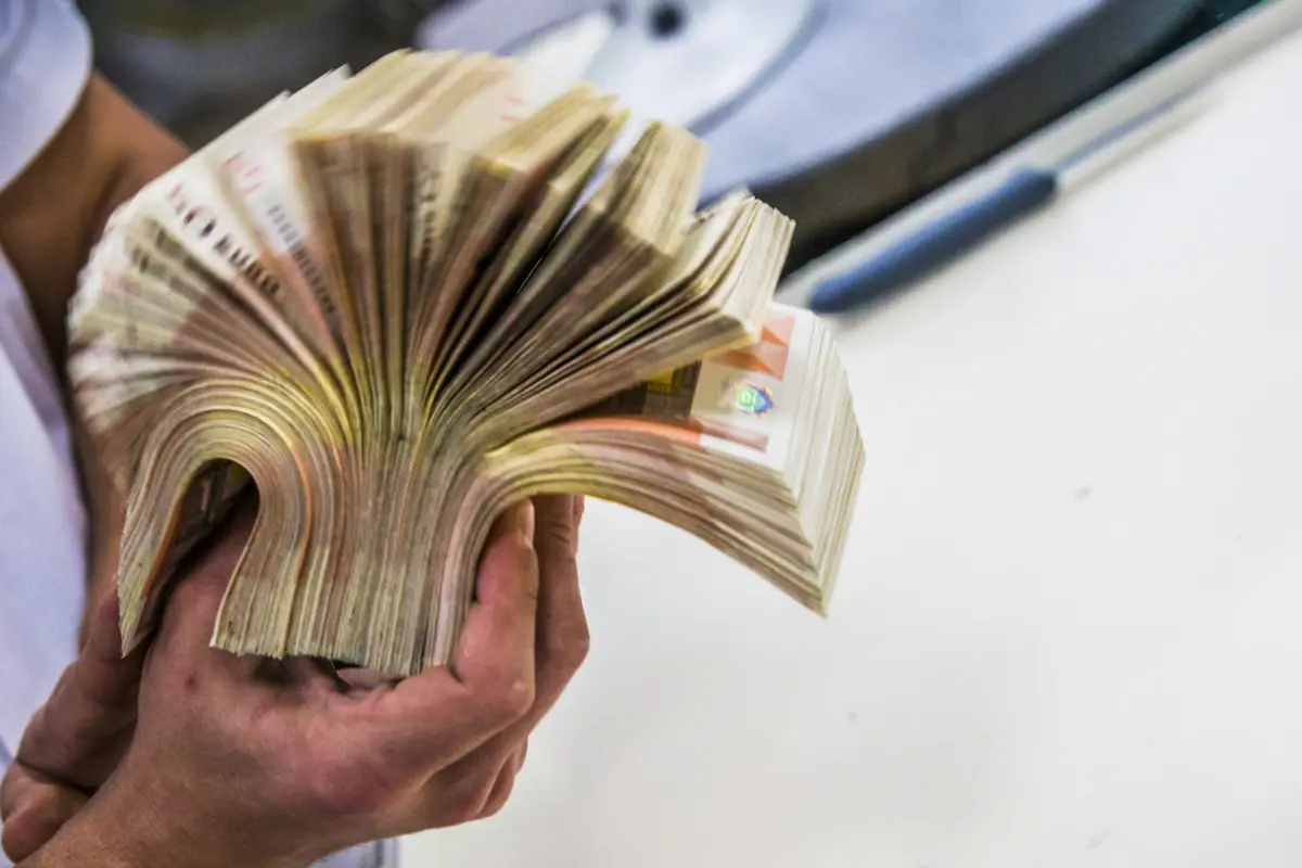 Entidades do Estado manipularam limite dos ajustes diretos