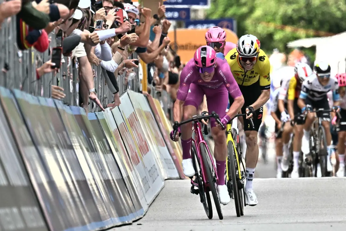 Mads Pedersen domina na classificação por pontos