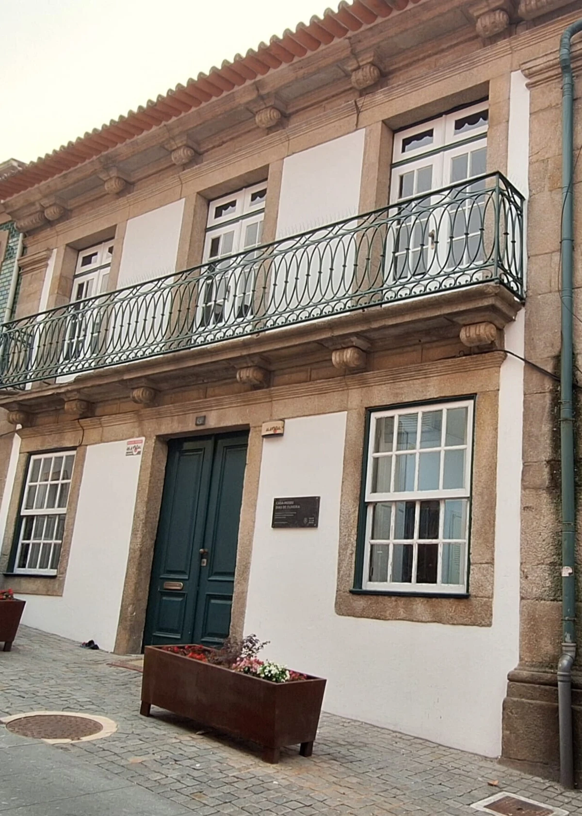 Espaço fica na Rua Dias Oliveira, em Valongo