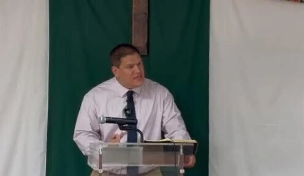 Sullivan, que chegou à África do Sul com a sua família do Tennessee, Estados Unidos, em novembro de 2018, de acordo com o seu website pessoal, estava a dirigir um serviço religioso com cerca de 30 pessoas, incluindo a mulher e