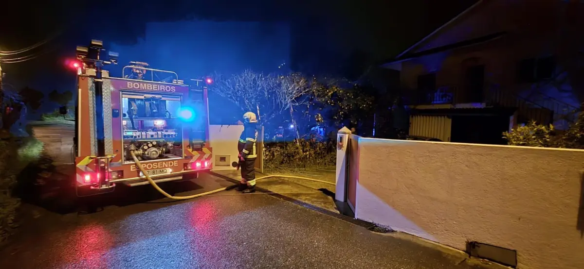 Imagem de contexto do artigo Dois feridos em incêndio numa garagem em Esposende